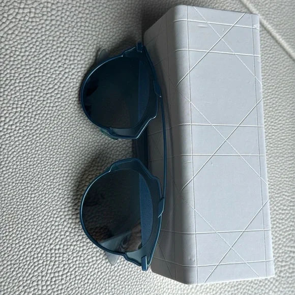 Dior
Dior Blue So Real Round Sunglasses NEW Dior Blue So Real Round Sunglasses Dior | TLC US main image 4